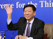 尹蔚民回應(yīng)熱點(diǎn)：就業(yè)、養(yǎng)老、延遲退休