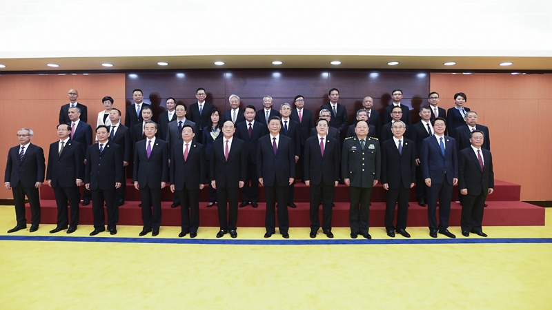 習(xí)近平會(huì)見(jiàn)澳門特別行政區(qū)新任行政、立法、司法機(jī)關(guān)負(fù)責(zé)人