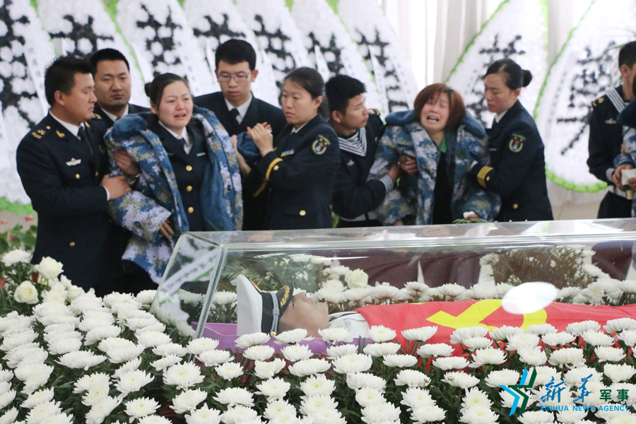 ↑資料圖片：張超烈士遺體告別儀式現(xiàn)場(chǎng)。