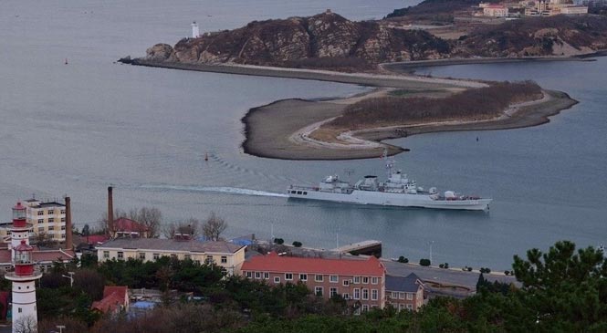 贊！網(wǎng)友俯拍解放軍旅順軍港