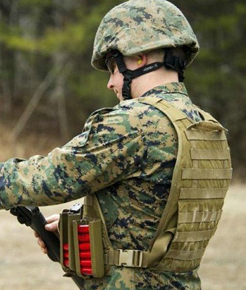 是電影還是現(xiàn)實？美軍陸戰(zhàn)隊士兵操大槍射擊練習
