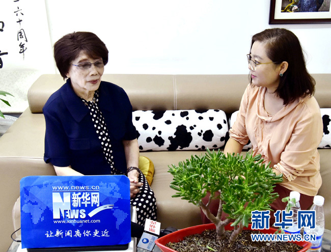 電波永不消逝，隨著時代發(fā)展傳播可能會有多種形式，年輕播音員要不忘初心，在如今優(yōu)越條件下更應(yīng)砥礪自己。