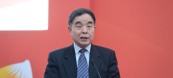 全國(guó)人大教科文衛(wèi)委員會(huì)主任委員、清華大學(xué)新聞出版學(xué)院院長(zhǎng)柳斌杰致辭