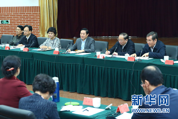 4月12日，中共中央政治局委員、中央書記處書記、中宣部部長劉奇葆在北京出席“走向世界的中國兒童文學(xué)”座談會并講話。 新華社記者丁海濤攝