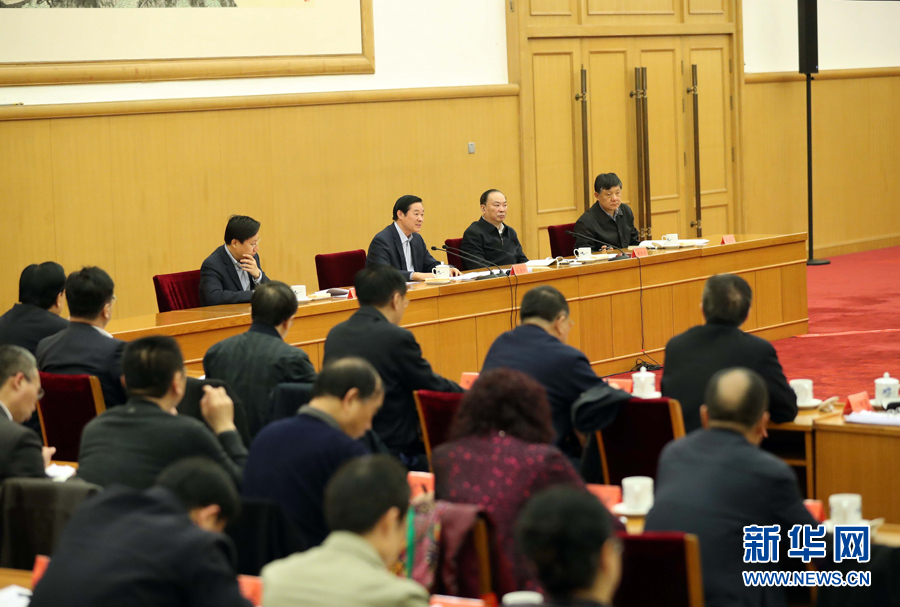 3月23日，治國(guó)理政論壇“‘四個(gè)全面’戰(zhàn)略布局系列理論研討會(huì)”首場(chǎng)研討會(huì)在北京召開(kāi)，中共中央政治局委員、中央書(shū)記處書(shū)記、中宣部部長(zhǎng)劉奇葆出席會(huì)議并講話。新華社記者 劉衛(wèi)兵 攝
