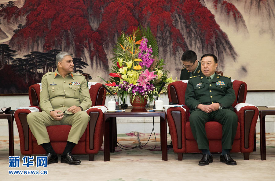  3月16日，中央軍委副主席范長龍會見來訪的巴基斯坦陸軍參謀長巴杰瓦。   新華社記者琚振華攝