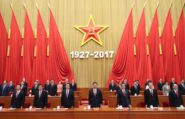 8月1日，慶祝中國(guó)人民解放軍建軍90周年大會(huì)在北京人民大會(huì)堂隆重舉行。中共中央總書(shū)記、國(guó)家主席、中央軍委主席習(xí)近平和李克強(qiáng)、張德江、俞正聲、劉云山、王岐山、張高麗等出席大會(huì)。新華社記者 鞠鵬 攝