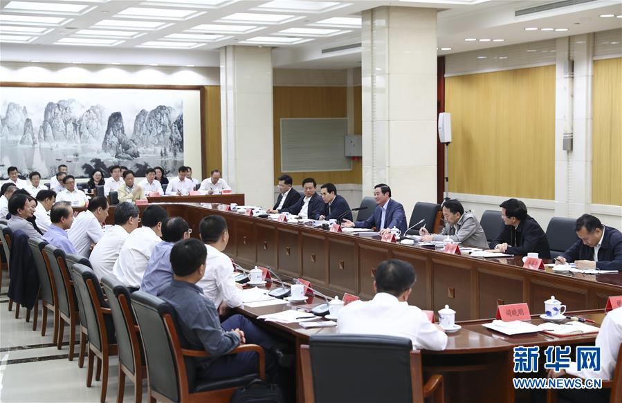 9月21日，中宣部在北京召開中央媒體駐外機(jī)構(gòu)外宣工作座談會(huì)。中共中央政治局委員、中央書記處書記、中宣部部長劉奇葆出席座談會(huì)并講話。新華社記者 謝環(huán)馳 攝 