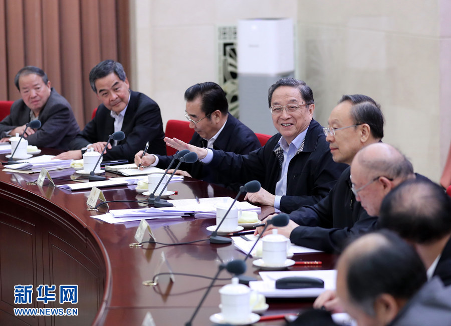 11月16日，全國政協(xié)在北京召開第75次雙周協(xié)商座談會，圍繞“推進糧食定價機制、補貼政策和收儲制度改革”建言獻策。全國政協(xié)主席俞正聲主持會議并講話。新華社記者 鞠鵬 攝