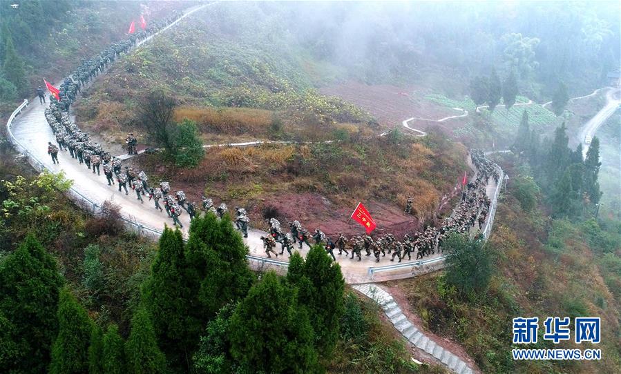 （新華全媒頭條·圖文互動(dòng)）（13）備戰(zhàn)踏上新起點(diǎn)，練兵展現(xiàn)新氣象——2018中國(guó)軍隊(duì)新年開(kāi)訓(xùn)全景大掃描