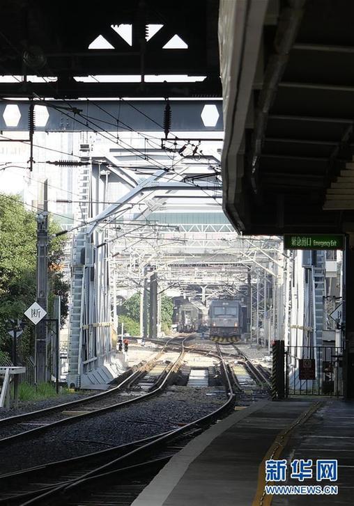 （圖文互動）（5）四十年、一扇窗——兩地值守者眼中的羅湖橋