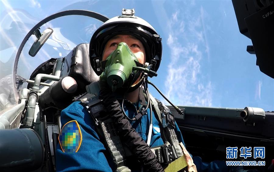 （新華全媒頭條·圖文互動）（6）戰(zhàn)鷹，為祖國奮飛——記空軍航空兵某旅旅長、特級飛行員郝井文