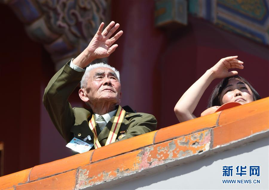 （新華全媒頭條·強軍思想引領新征程·圖文互動）（3）那一刻，我們光榮接受檢閱