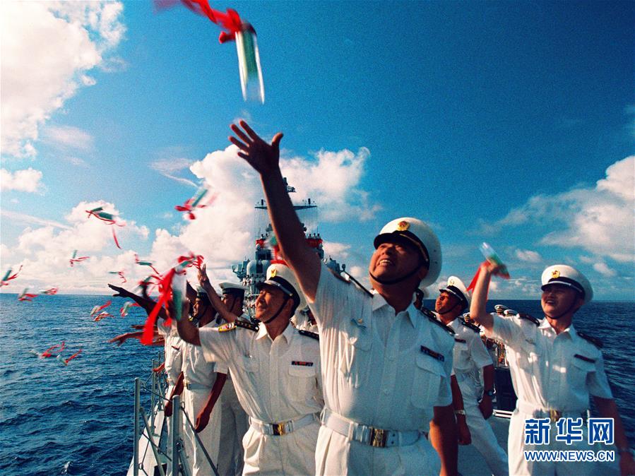 （新華全媒頭條·人民海軍70年·圖文互動(dòng)）（1）向海圖強(qiáng)春潮涌——黨中央、中央軍委和習(xí)主席關(guān)心人民海軍建設(shè)發(fā)展紀(jì)實(shí)