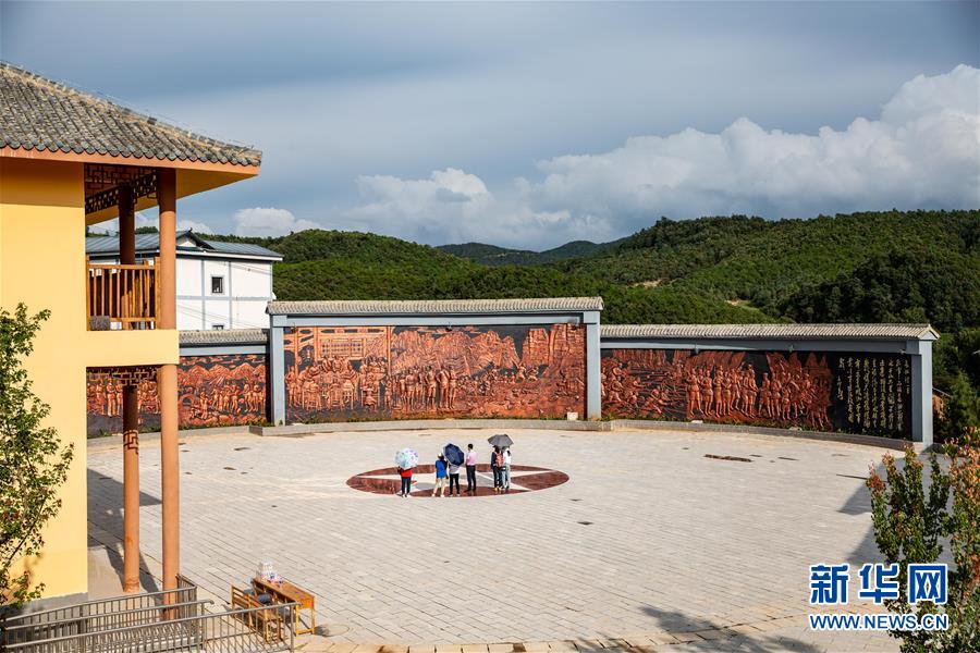 （新華全媒頭條·壯麗70年·奮斗新時代——記者再走長征路·圖文互動）（2）前進(jìn)，向著光明的方向——尋訪金沙江畔紅色印記