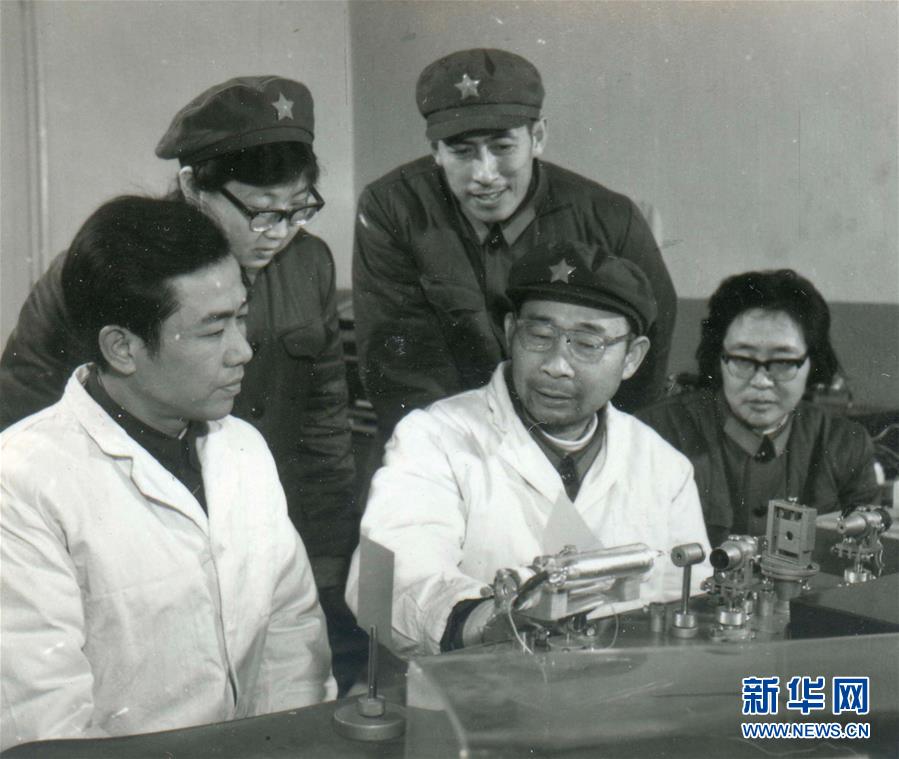 （愛(ài)國(guó)情 奮斗者·圖文互動(dòng)）（1）永不停轉(zhuǎn)的“陀螺”——追記中國(guó)工程院院士、國(guó)防科技大學(xué)教授高伯龍