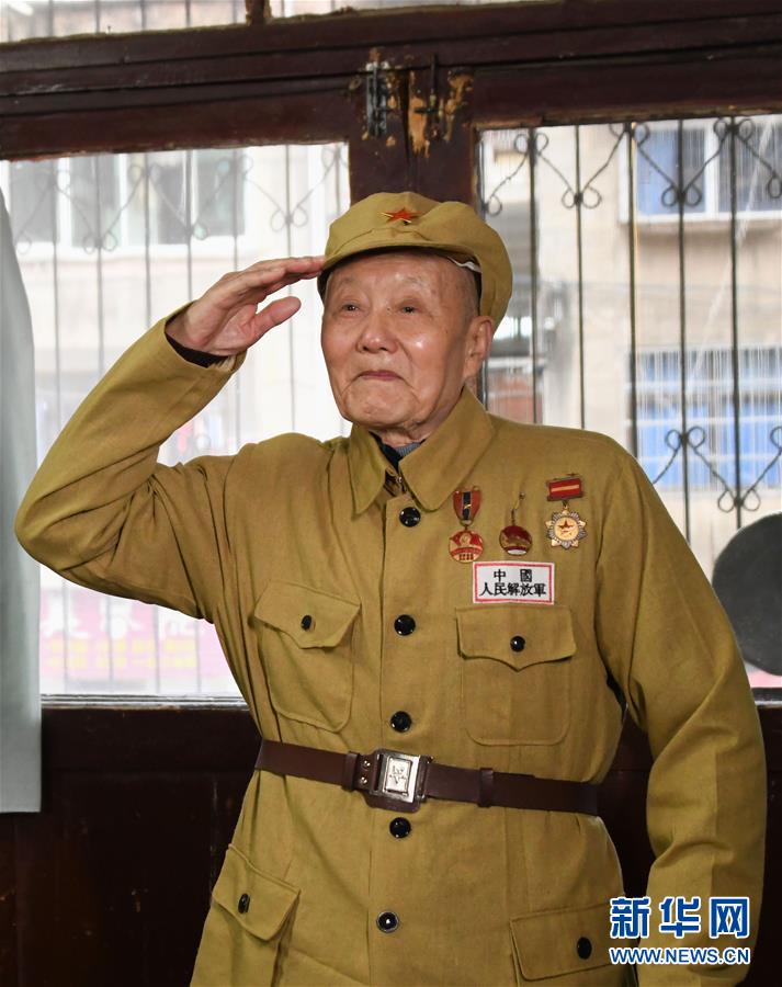 （壯麗70年·奮斗新時(shí)代——共和國(guó)榮光）（1）張富清：緊跟黨走，做黨的好戰(zhàn)士