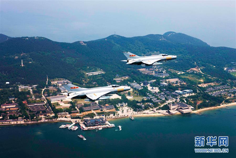 （新華全媒頭條·人民空軍70年·圖文互動(dòng)）（11）陽光照耀奮飛的航程——黨中央、中央軍委和習(xí)主席關(guān)心人民空軍建設(shè)發(fā)展紀(jì)實(shí)