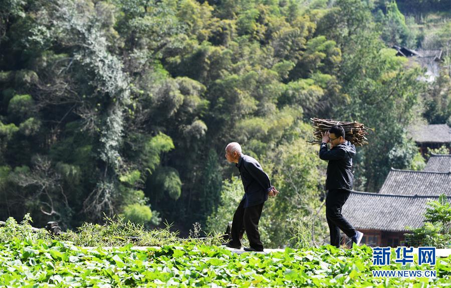 （新華全媒頭條·圖文互動）（2）干部去哪兒了？——貴州干部大規(guī)模下沉脫貧攻堅一線紀實