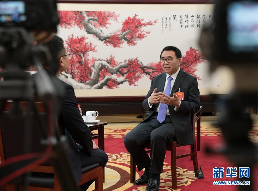 （兩會(huì)·圖文互動(dòng)）（2）全國人大代表、中科院院長(zhǎng)白春禮：打破關(guān)鍵核心技術(shù)“瓶頸”
