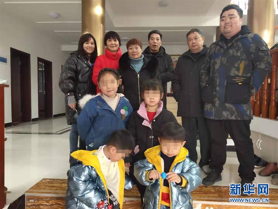 （聚焦疫情防控·圖文互動(dòng)）（2）從武漢返鄉(xiāng)的一家人：“鄰里情割不斷，自行隔離是義務(wù)”