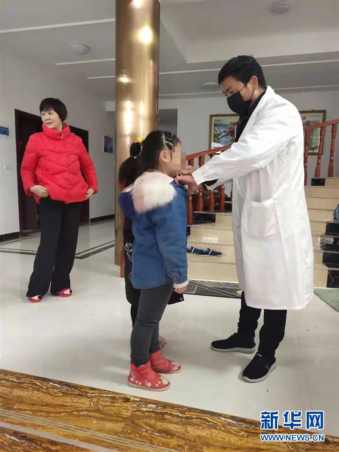 （聚焦疫情防控·圖文互動(dòng)）（3）從武漢返鄉(xiāng)的一家人：“鄰里情割不斷，自行隔離是義務(wù)”