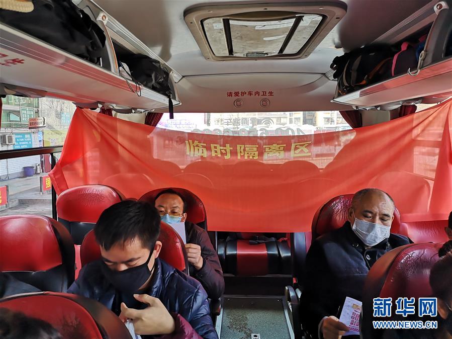（做好六穩(wěn)工作 應(yīng)對復(fù)雜局面·圖文互動）（2）四川：“點對點、一站式”送農(nóng)民工安全返崗