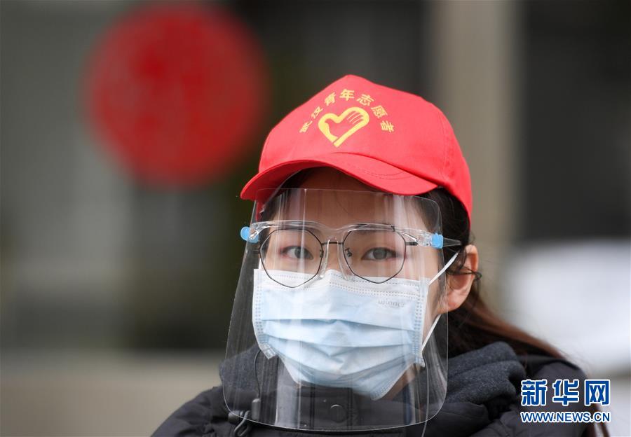 （習(xí)近平致敬的戰(zhàn)“疫”英雄·志愿者篇·圖文互動）（4）他們，微光成炬照征程