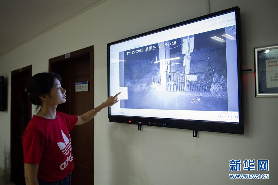 （防汛抗洪·圖文互動(dòng)）（5）在大堤上成長(zhǎng)，為人民守護(hù)——洪水中的青年“生力軍”