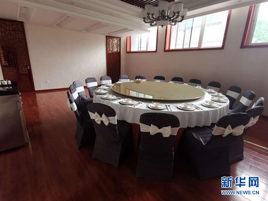 （新華視點·圖文互動）（7）學校建漂亮點本無錯，為何這所“豪華中學”讓人困惑？