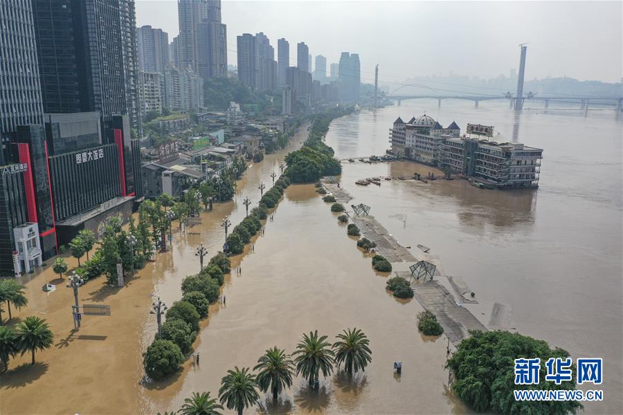 （防汛抗洪·圖文互動）（10）救援，在被洪水漫過的街巷之間——直擊重慶長江、嘉陵江抗洪一線