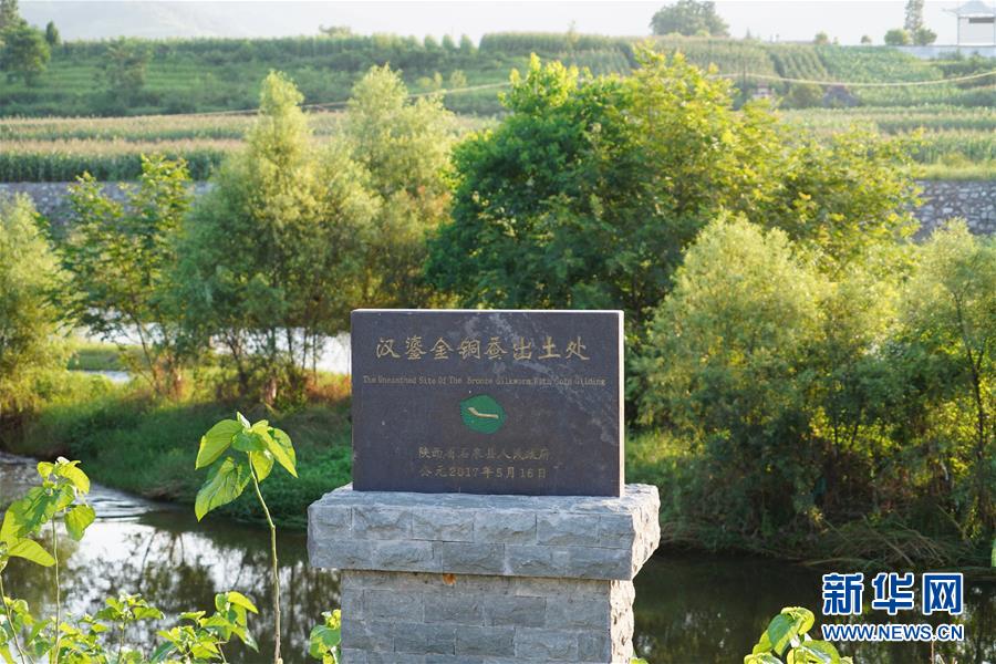 （走向我們的小康生活·圖文互動(dòng)）（5）綠了青山，紅了日子——秦巴山區(qū)群眾繪出小康“調(diào)色板”
