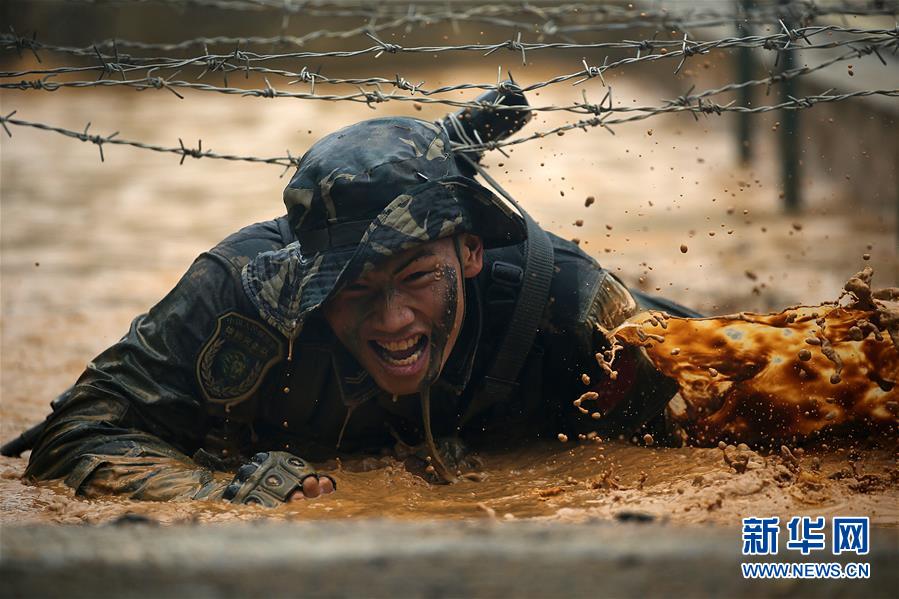 （在習(xí)近平強(qiáng)軍思想指引下·我們在戰(zhàn)位報(bào)告·圖文互動(dòng)）（2）駐澳門部隊(duì)：濠江之畔，最可愛的人