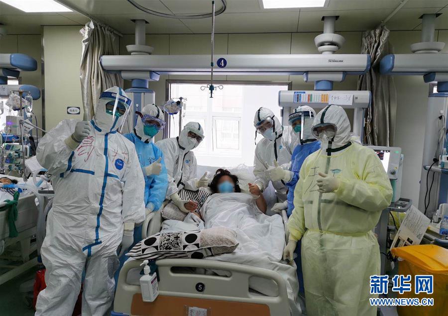 （抗疫一線醫(yī)務(wù)人員英雄群體·圖文互動）（1）合力護航生命之舟——遼寧、上海、廣東等醫(yī)療隊聯(lián)手決戰(zhàn)雷神山