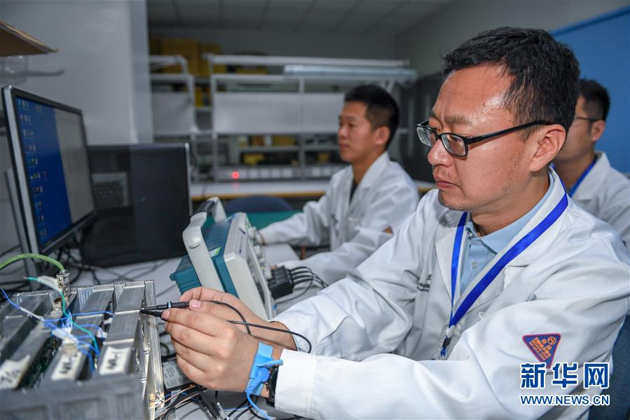 （在習(xí)近平新時代中國特色社會主義思想指引下——新時代新作為新篇章·習(xí)近平總書記關(guān)切事·圖文互動）（3）終不悔為國為民，攀高峰只爭朝夕——來自科學(xué)家們的動人故事