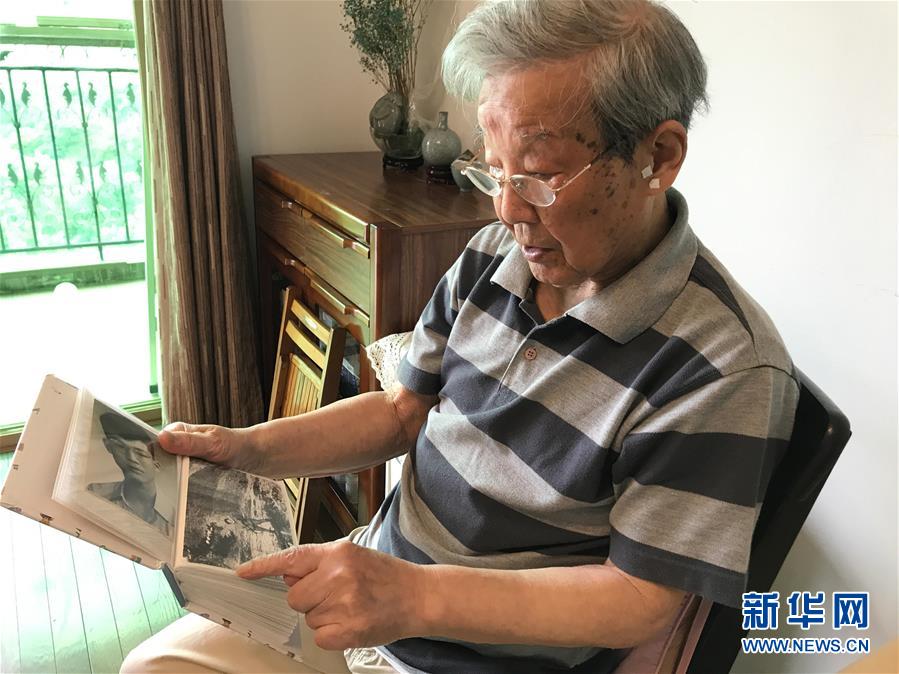 （紀(jì)念抗美援朝70周年·圖文互動(dòng)）戰(zhàn)地金達(dá)萊，花兒為誰(shuí)開？——記志愿軍老戰(zhàn)士文工隊(duì)員任紅舉