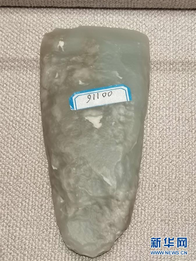 （文化視點(diǎn)·聽(tīng)文物講故事·圖文互動(dòng)）（2）豪橫！古人扛著玉斧在羅布泊打獵