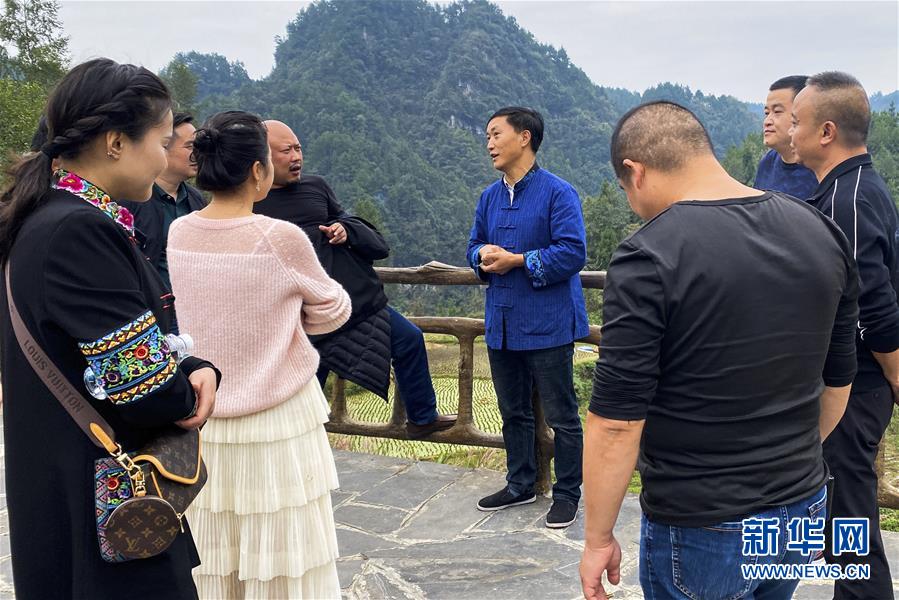 （在習(xí)近平新時代中國特色社會主義思想指引下——新時代新作為新篇章·習(xí)近平總書記關(guān)切事·圖文互動）（1）精準(zhǔn)扶貧7年，十八洞村“長”出10余種新職業(yè)
