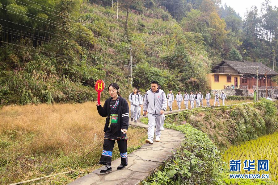 （在習(xí)近平新時代中國特色社會主義思想指引下——新時代新作為新篇章·習(xí)近平總書記關(guān)切事·圖文互動）（3）精準(zhǔn)扶貧7年，十八洞村“長”出10余種新職業(yè)