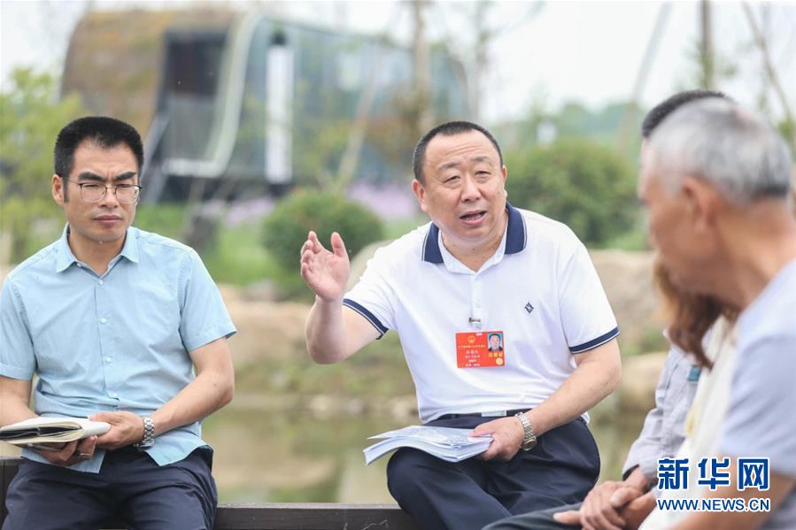 （新華全媒頭條·兩會(huì)精神看落實(shí)·圖文互動(dòng)）（2）整體謀劃、系統(tǒng)升級(jí)、全面提升——落實(shí)全國(guó)兩會(huì)精神織牢織密公共衛(wèi)生防護(hù)網(wǎng)