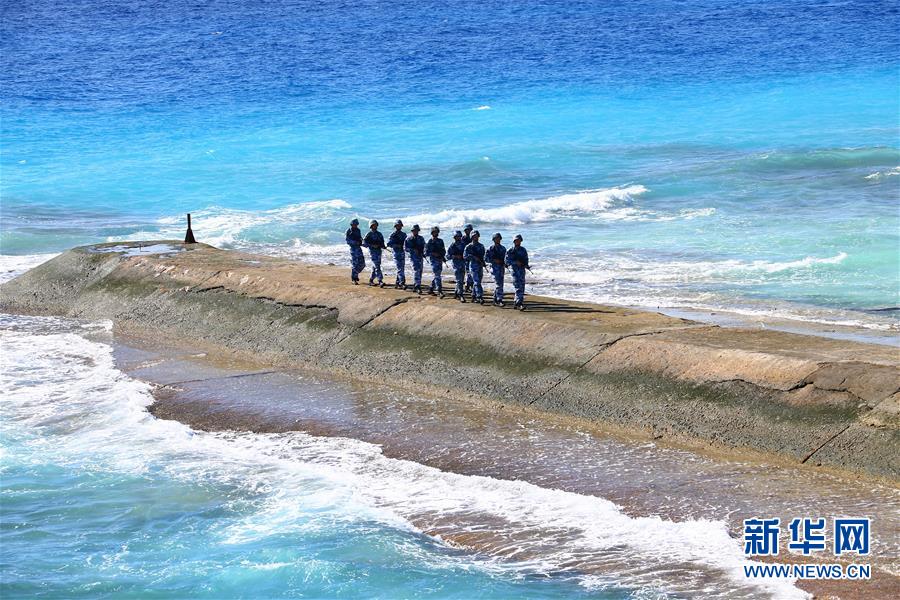 （新華全媒頭條·圖文互動）（10）沿著中國特色強軍之路闊步前進——黨中央、中央軍委領(lǐng)導(dǎo)推進國防和軍隊建設(shè)70年紀實