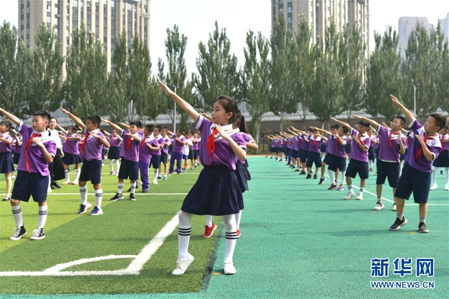 （體育·圖文互動(dòng)）（1）（在習(xí)近平新時(shí)代中國(guó)特色社會(huì)主義思想指引下——新時(shí)代新作為新篇章·總書記關(guān)心的百姓身邊事）奔跑吧，少年！——體育讓孩子們插上強(qiáng)壯的翅膀（配本社同題文字稿）