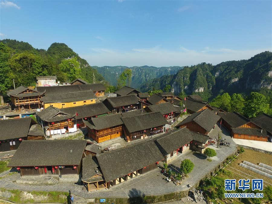 （新華全媒頭條·圖文互動(dòng)）（6）初夏，循著總書記的腳步探訪產(chǎn)業(yè)扶貧新事