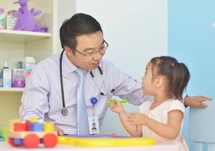 加強兒科醫(yī)生、助產(chǎn)士等緊缺人才培養(yǎng)