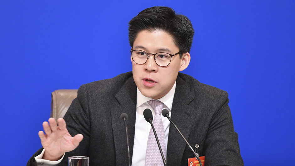 全國政協(xié)委員、中國香港體育協(xié)會暨奧林匹克委員會副會長、霍英東集團(tuán)副總裁 霍啟剛