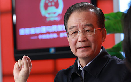 溫家寶總理接受中國政府網(wǎng)、新華網(wǎng)聯(lián)合專訪并與網(wǎng)友在線交流