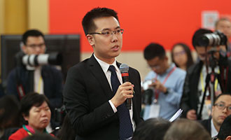 中央電視臺(tái)、中國(guó)國(guó)際電視臺(tái)記者提問