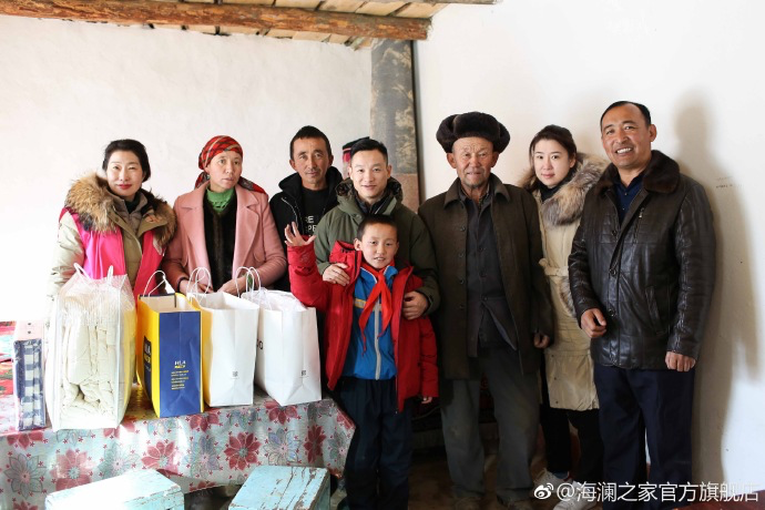 奧運冠軍體操名將楊威把溫暖帶到北疆小朋友們的家中，把體育精神與奮斗的信念，傳遞到所有北疆孩子們的心中。
