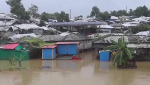 天災(zāi)！暴雨傾盆 孟加拉國(guó)難民村30萬(wàn)人被困