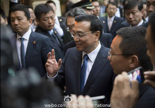 李克強：在非中企了解當?shù)匚幕拍茉「D片來源：“新國際”微博。
